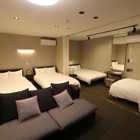 White Crystal Roomb Fukuoka  Exterior photo